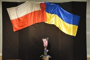 Koncert wiosenny - flagi Polski i Ukrainy